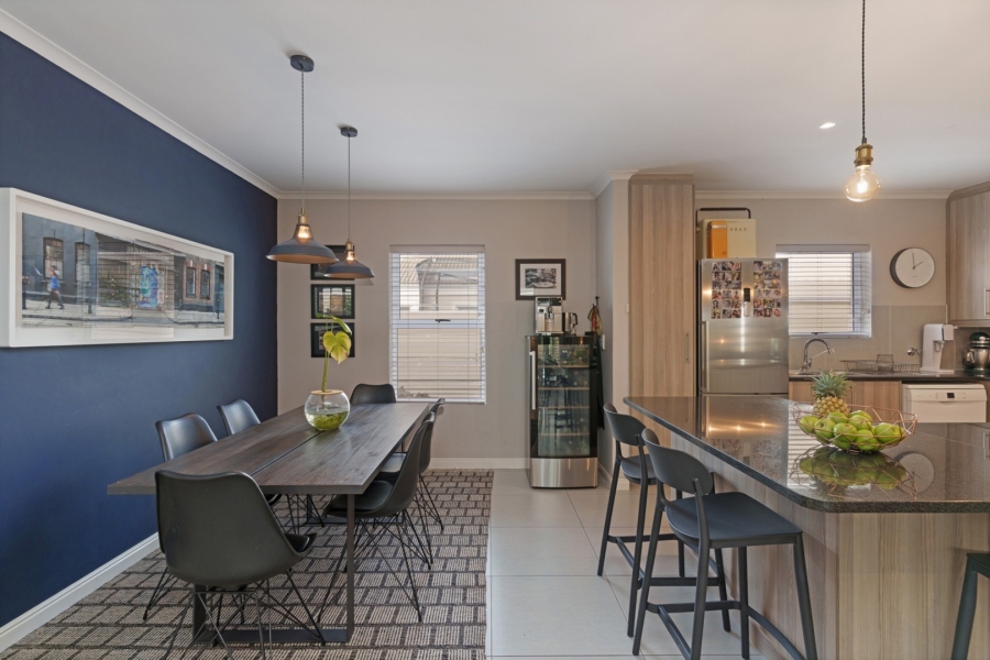 4 Bedroom Property for Sale in Sunningdale Western Cape